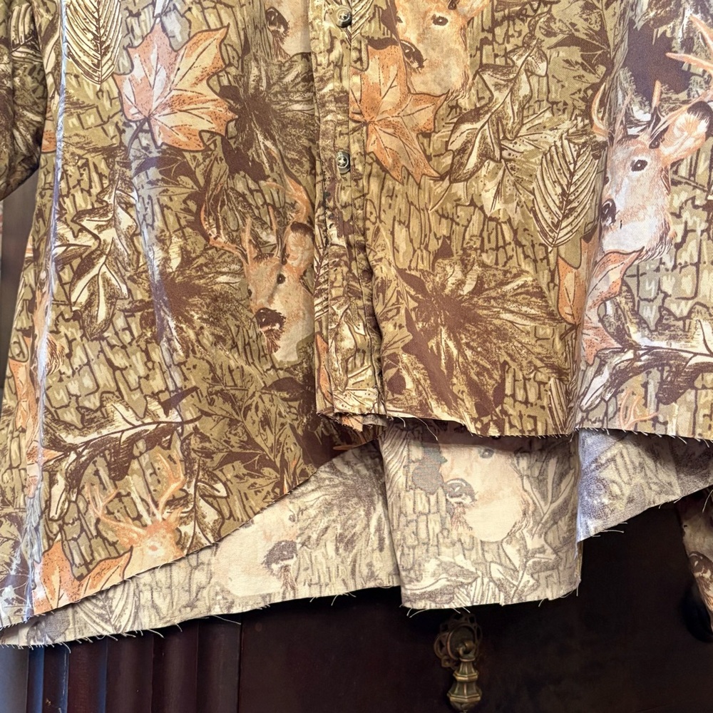 Vintage Camo Deer Print Button Down Cropped - Picture 4 of 4